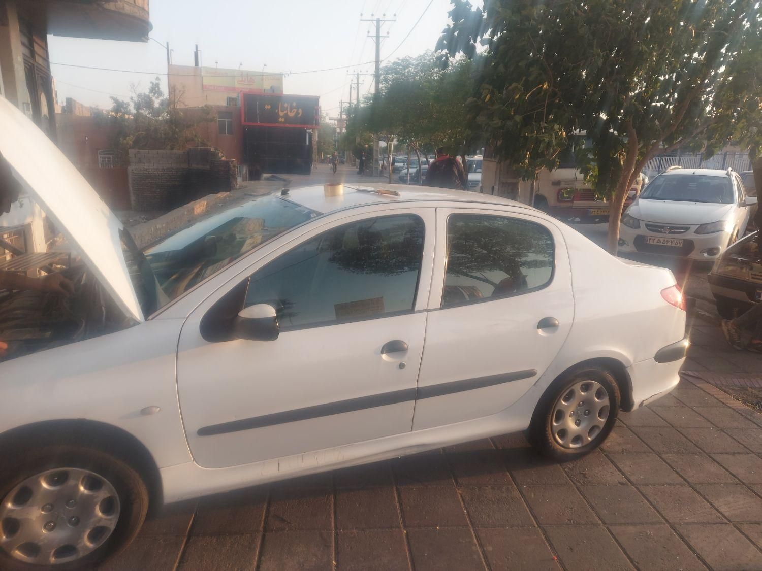 پژو ۲۰۶ صندوق دار v8 - 1390