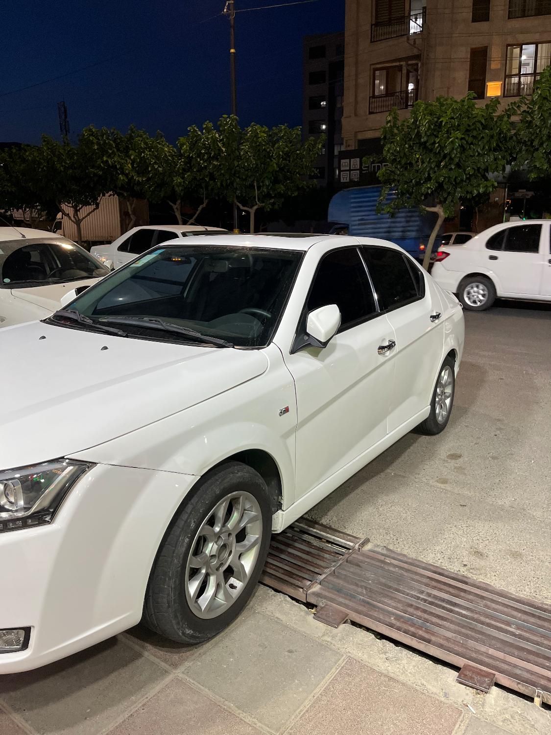 دنا پلاس توربو اتوماتیک - 1401