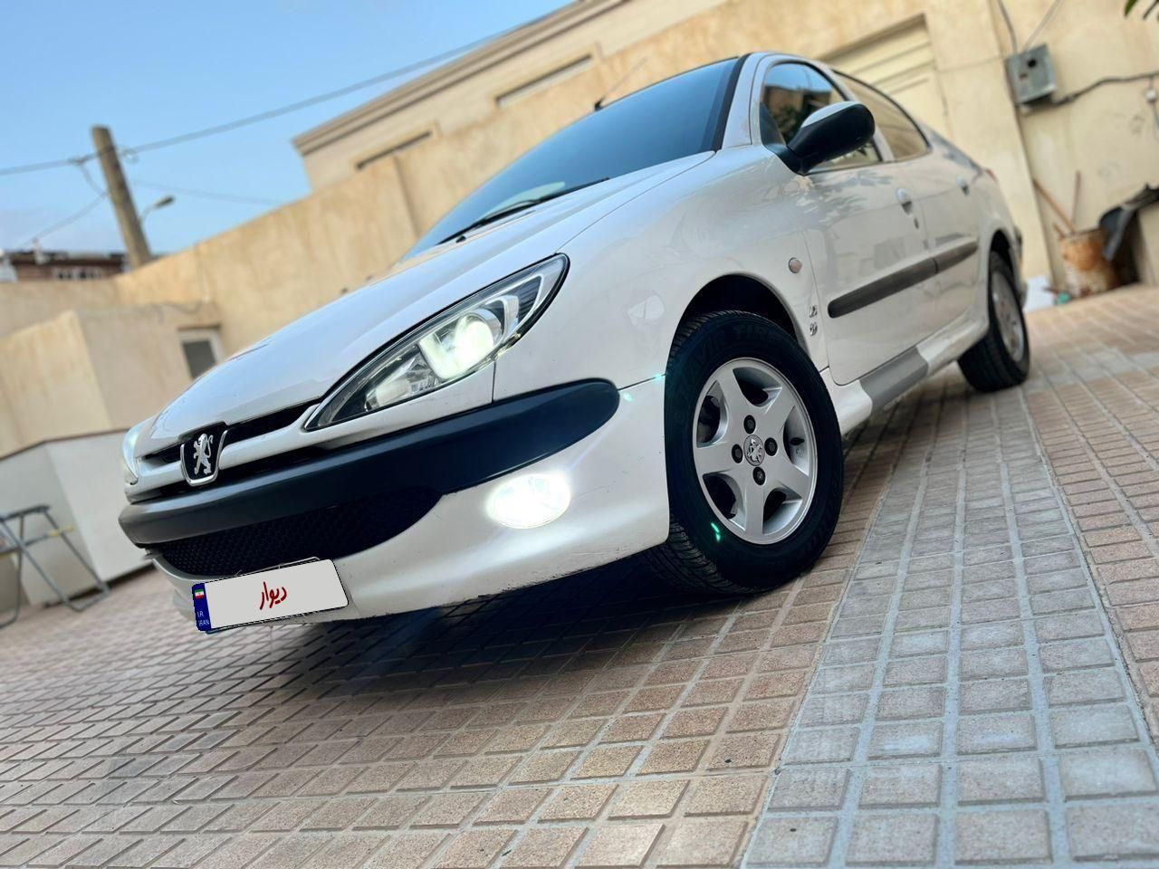 پژو ۲۰۶ صندوق دار v8 - 1396