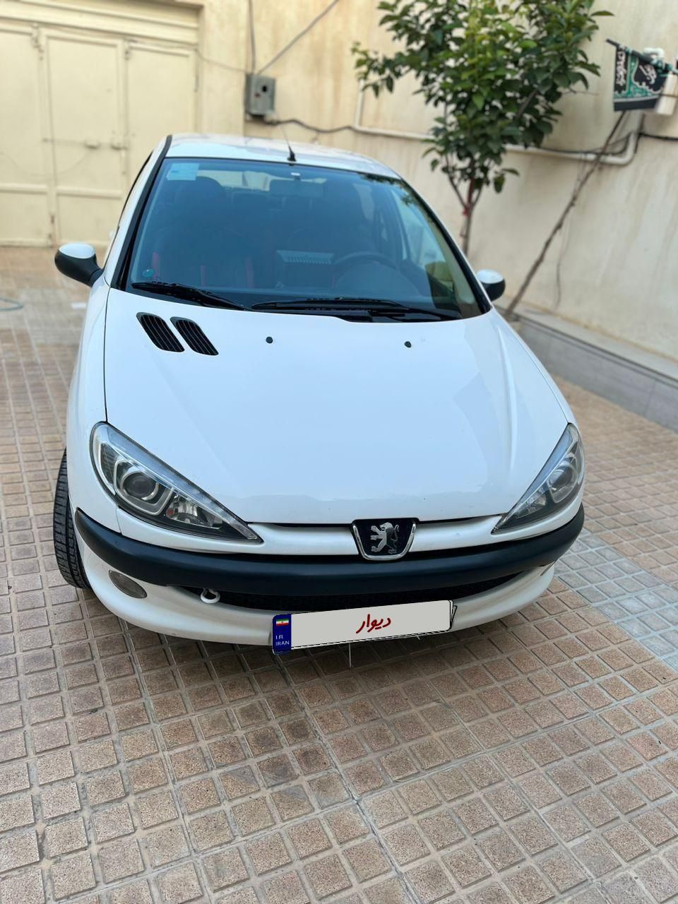 پژو ۲۰۶ صندوق دار v8 - 1396