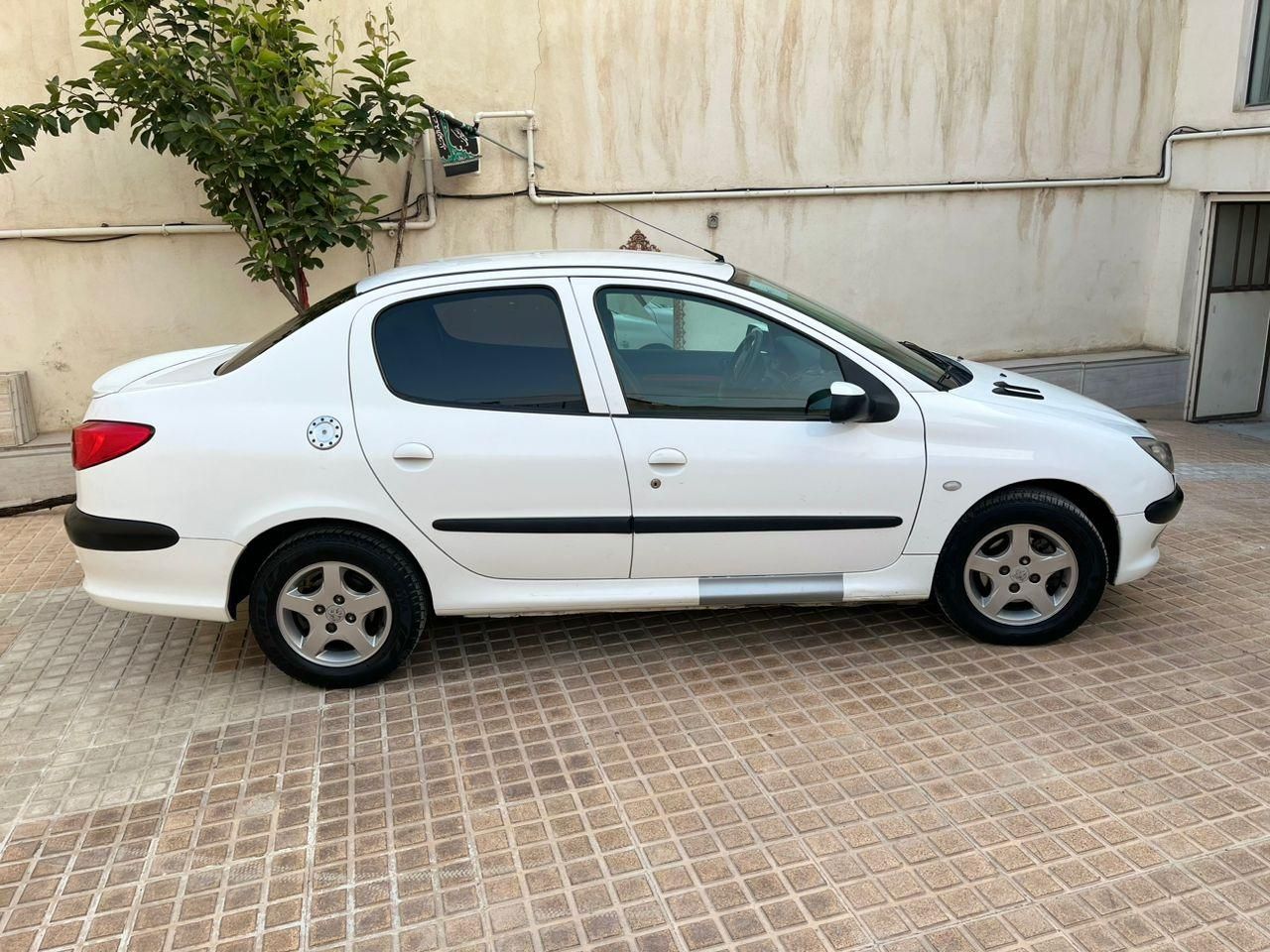 پژو ۲۰۶ صندوق دار v8 - 1396