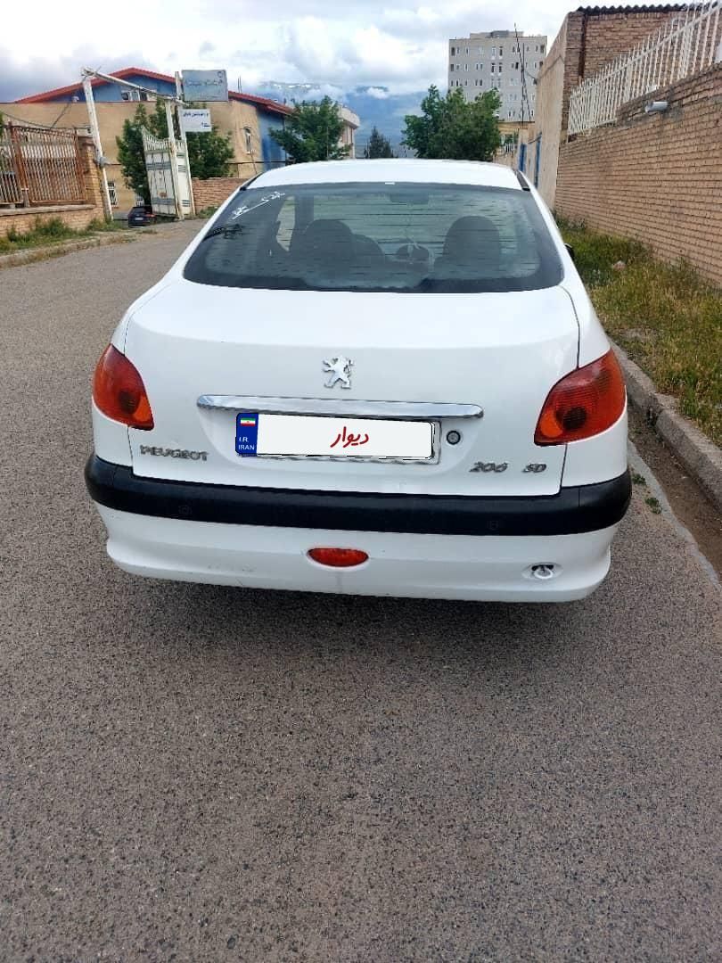 پژو ۲۰۶ صندوق دار v8 - 1396