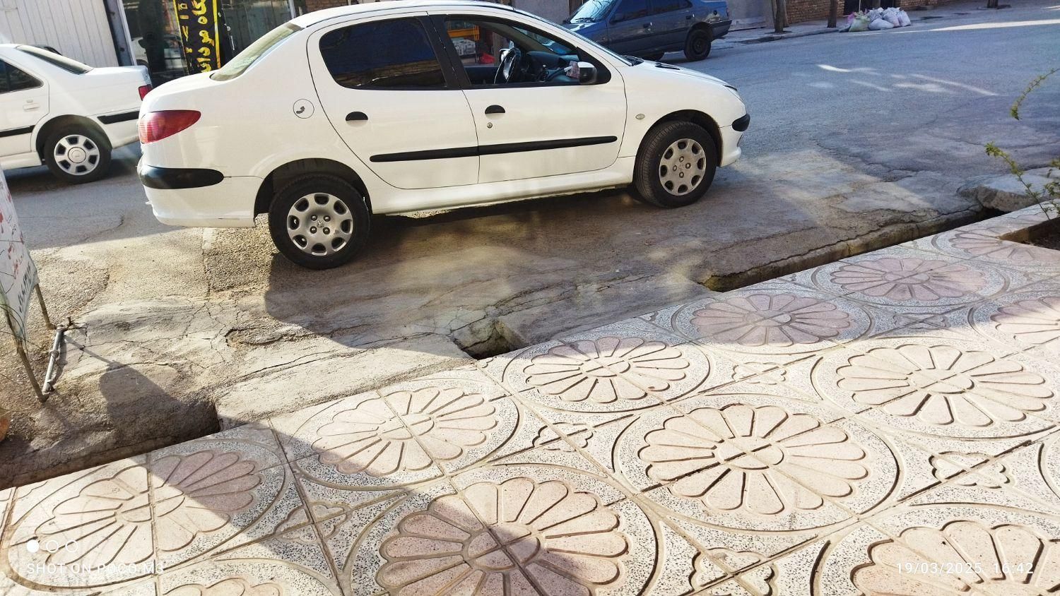 پژو ۲۰۶ صندوق دار v8 - 1390