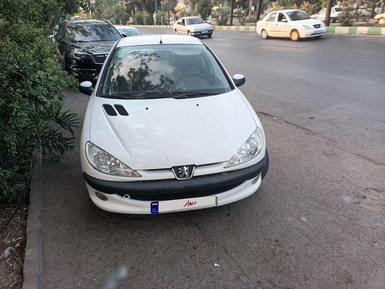 پژو ۲۰۶ صندوق دار v8 - 1394