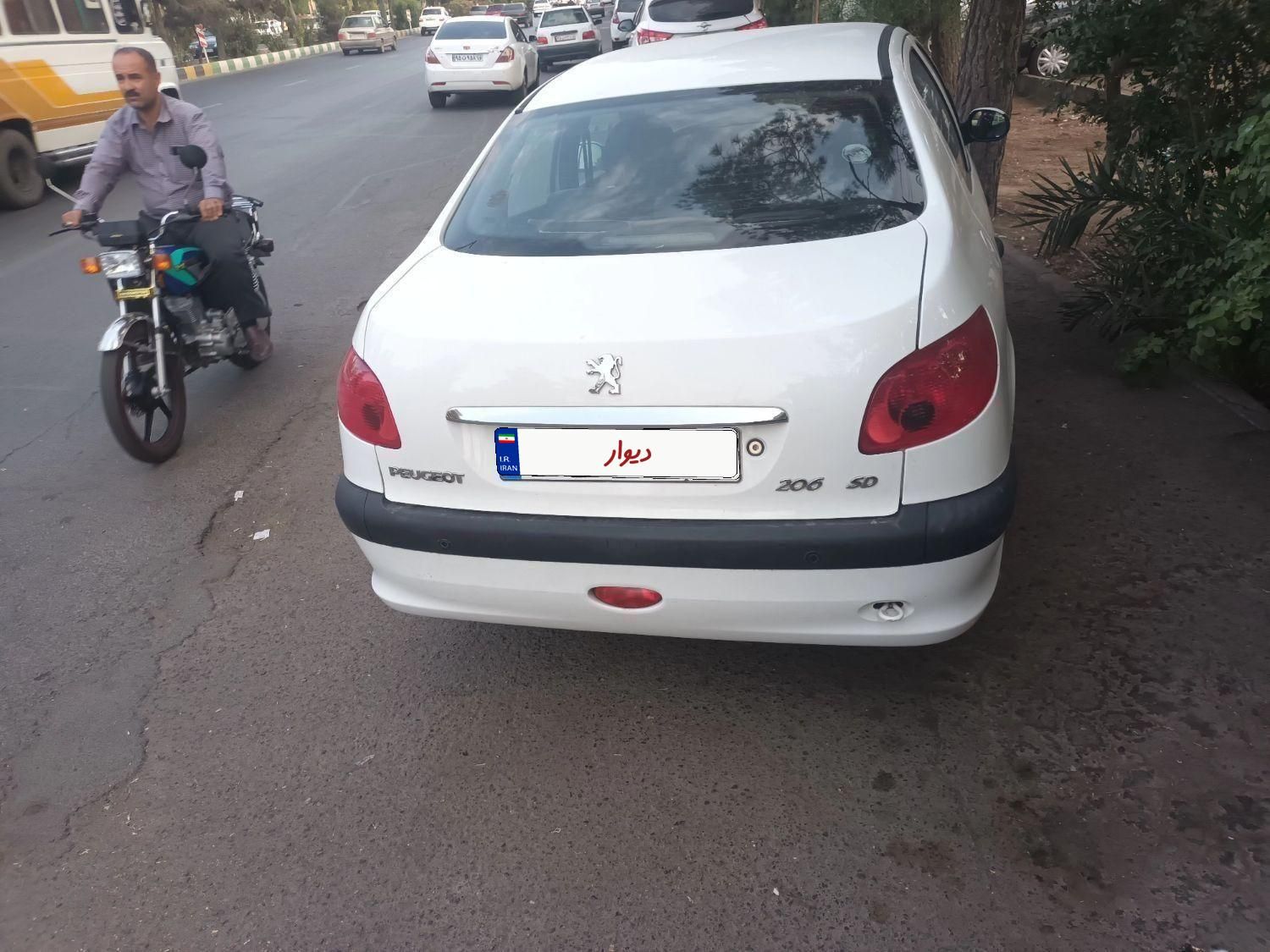 پژو ۲۰۶ صندوق دار v8 - 1394