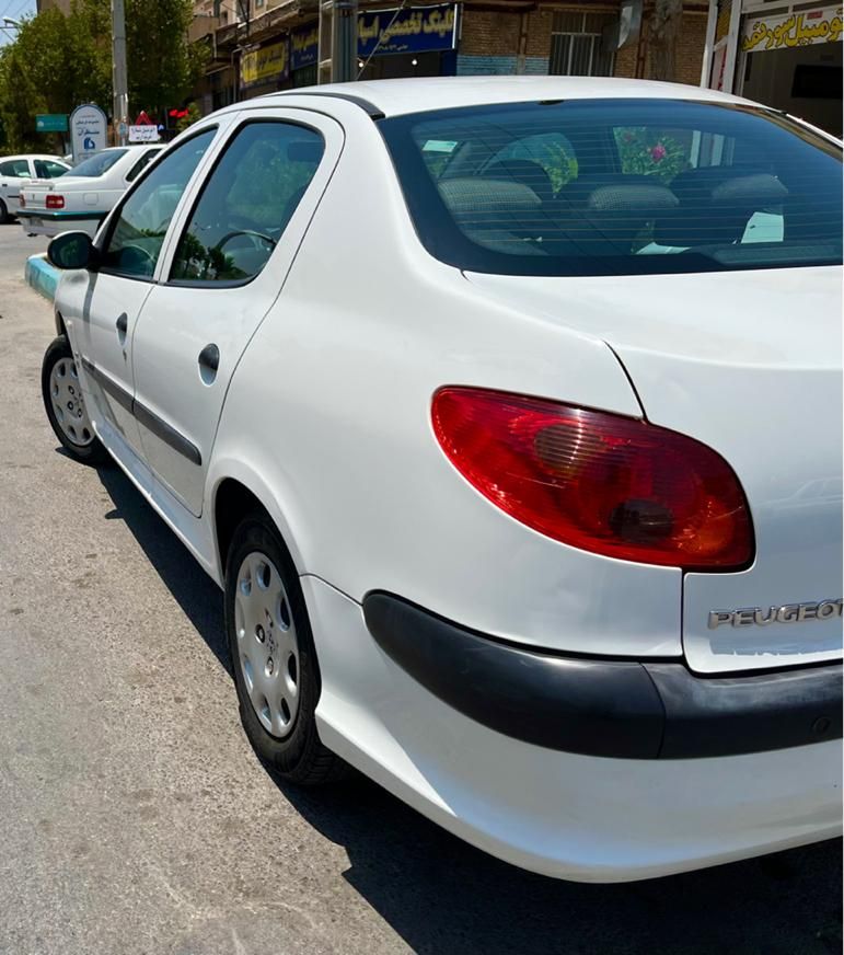 پژو ۲۰۶ صندوق دار v8 - 1395