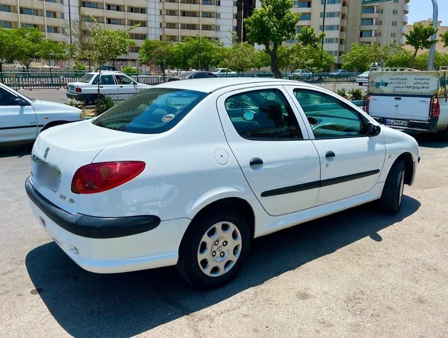 پژو ۲۰۶ صندوق دار v8 - 1395
