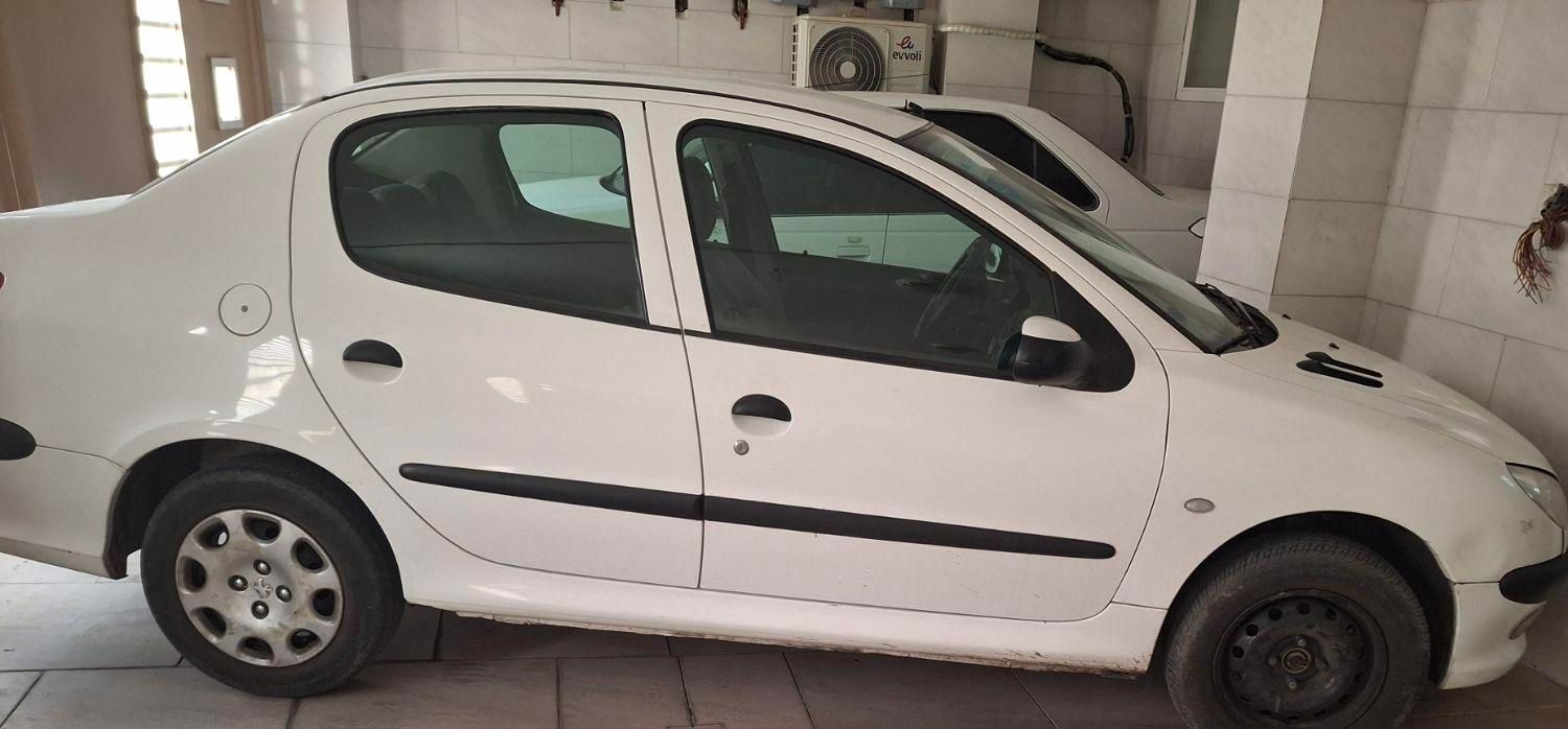 پژو ۲۰۶ صندوق دار v8 - 1393