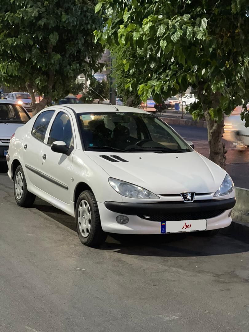 پژو ۲۰۶ صندوق دار v8 - 1396