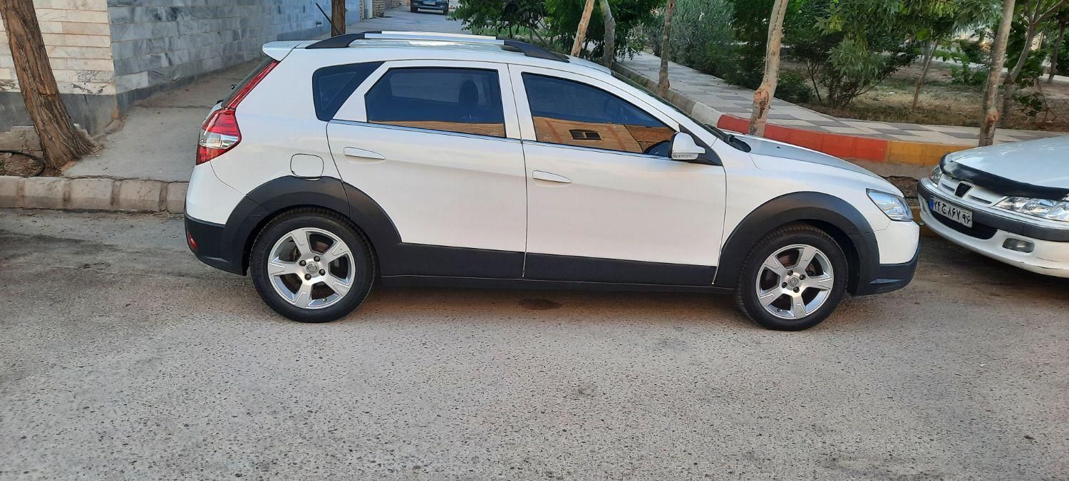 خودرو دانگ فنگ، H30 کراس آگهی ann_18615859