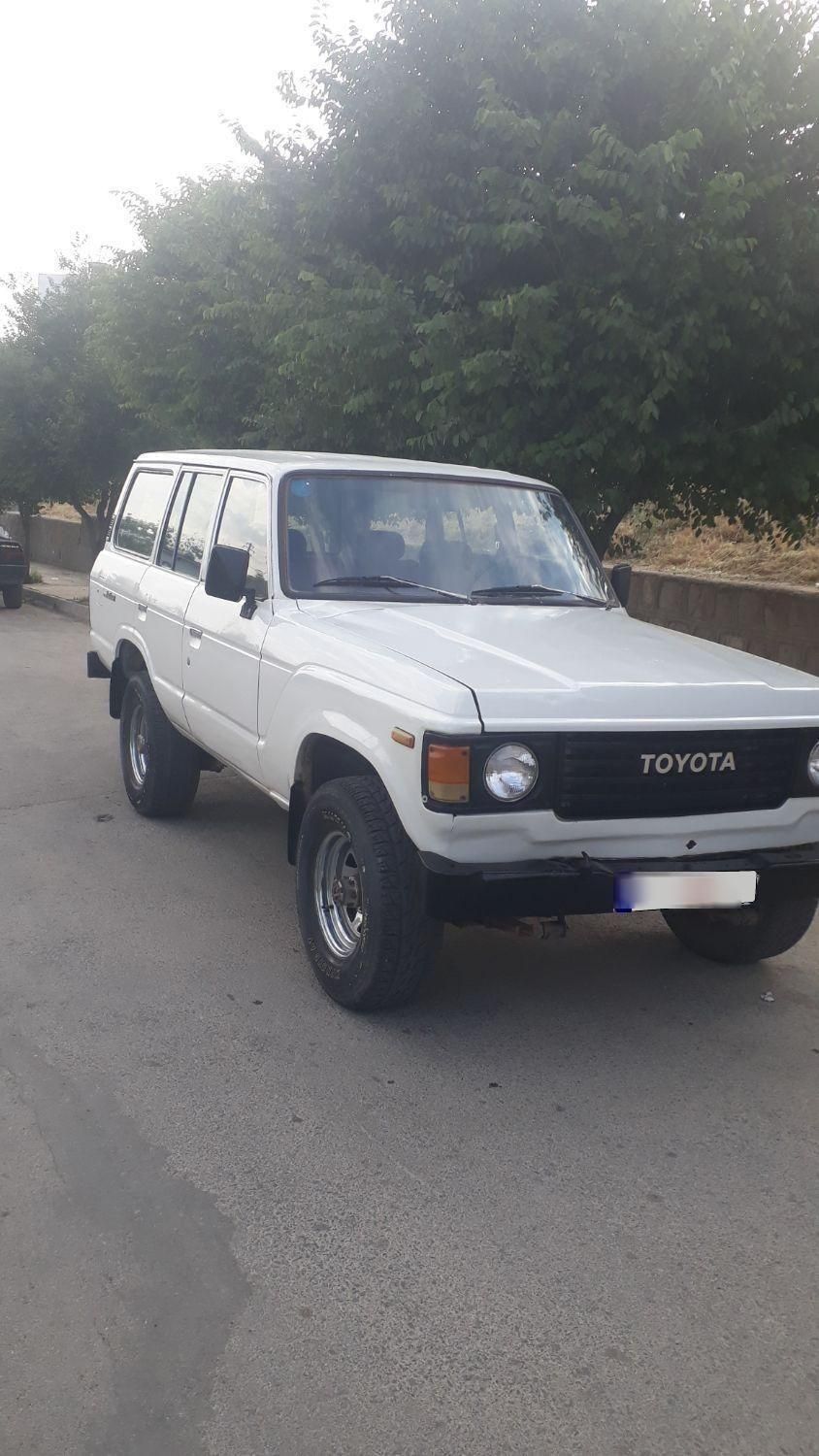 تویوتا کمری XLE - 1402