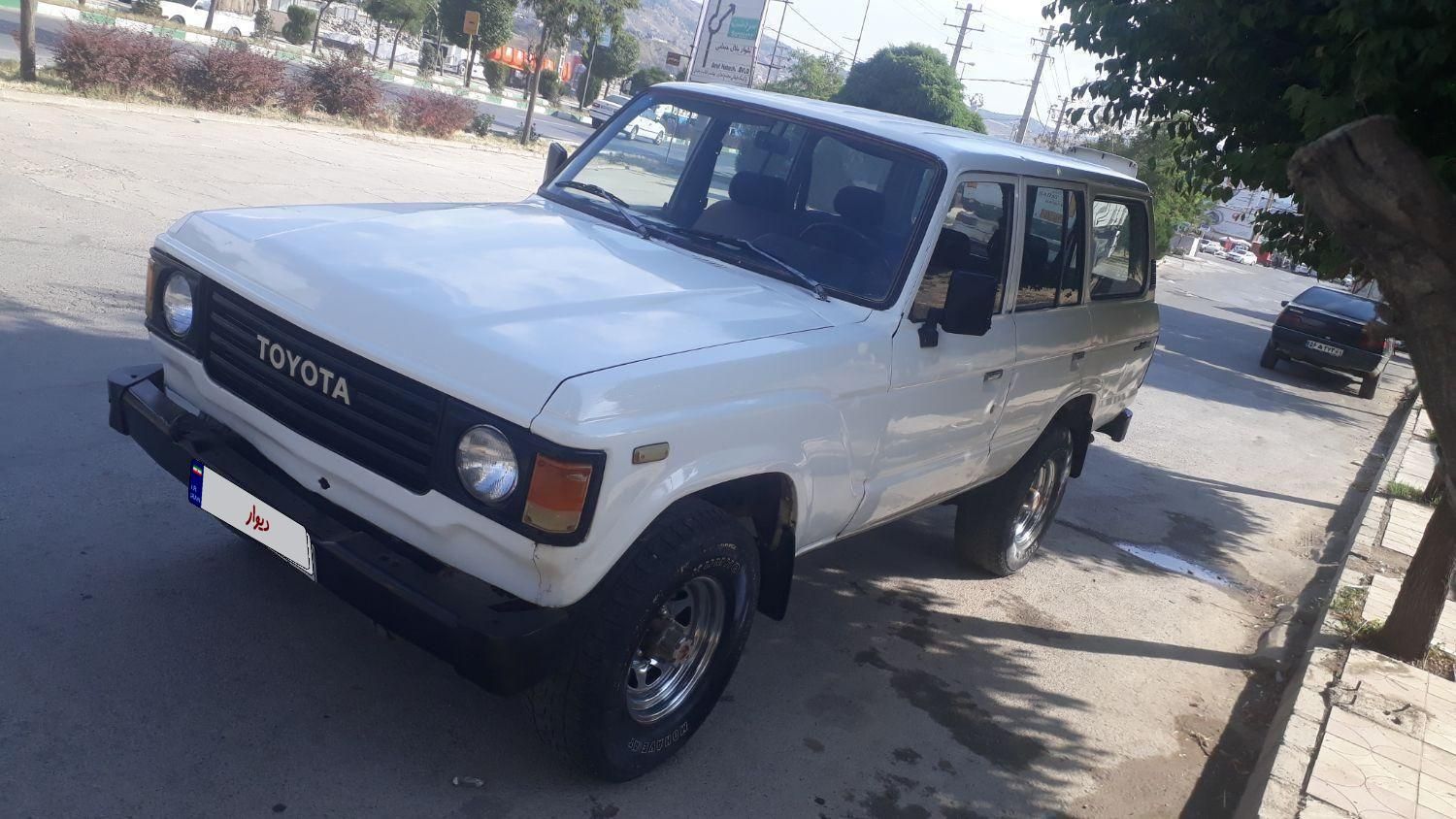 تویوتا کمری XLE - 1402