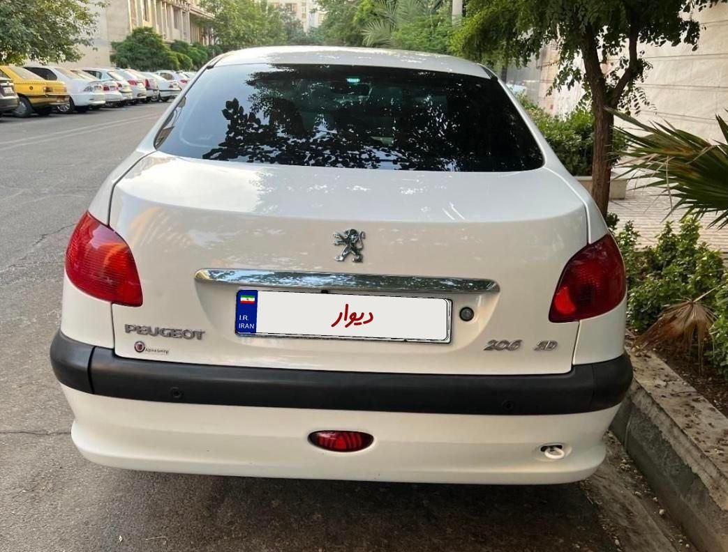 پژو ۲۰۶ صندوق دار v8 - 1397