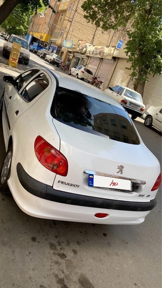 پژو ۲۰۶ صندوق دار v8 - 1395