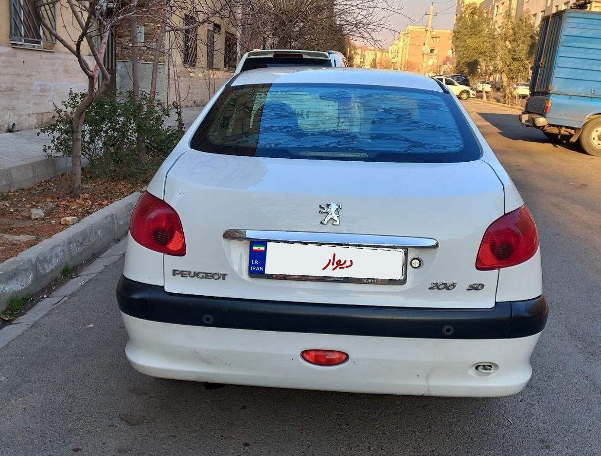 پژو ۲۰۶ صندوق دار v8 - 1397