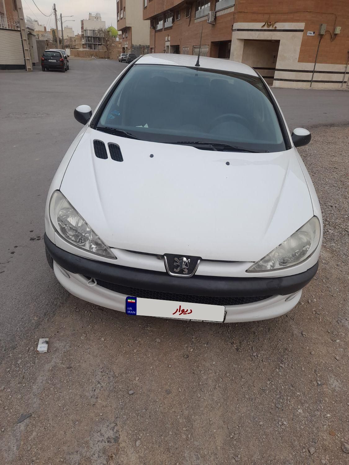 پژو ۲۰۶ صندوق دار v8 - 1393