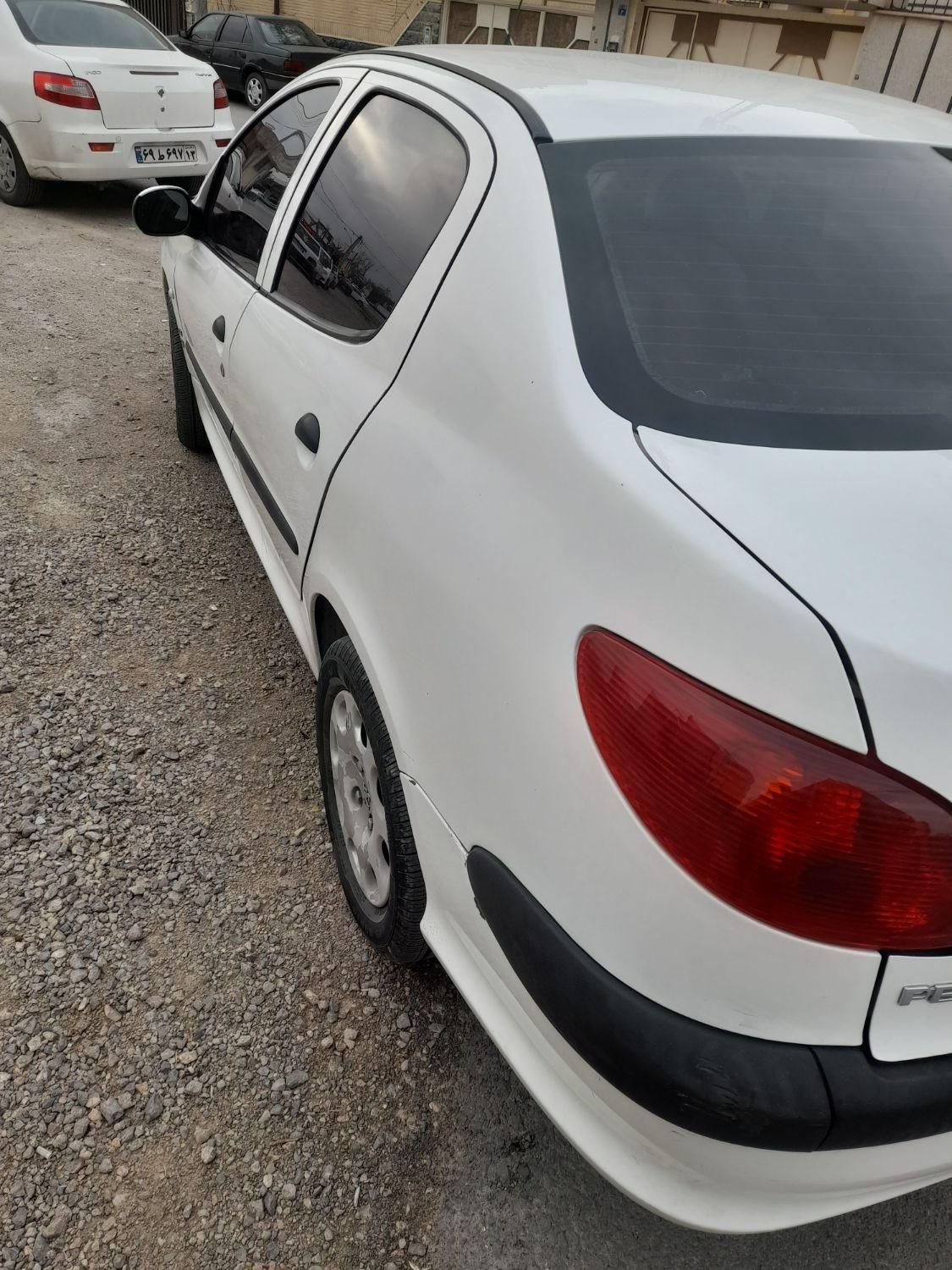 پژو ۲۰۶ صندوق دار v8 - 1393