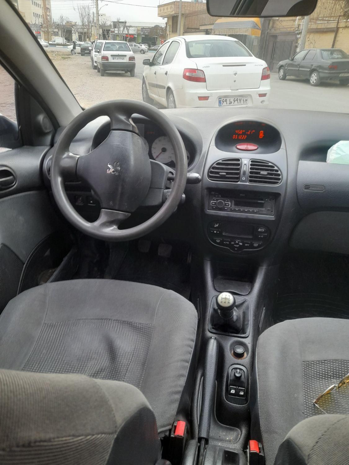 پژو ۲۰۶ صندوق دار v8 - 1393