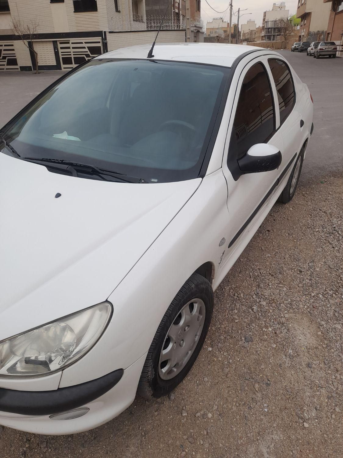 پژو ۲۰۶ صندوق دار v8 - 1393