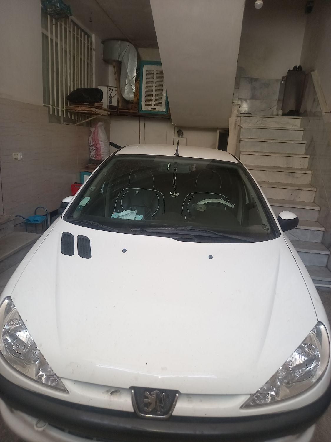 پژو ۲۰۶ صندوق دار v8 - 1390