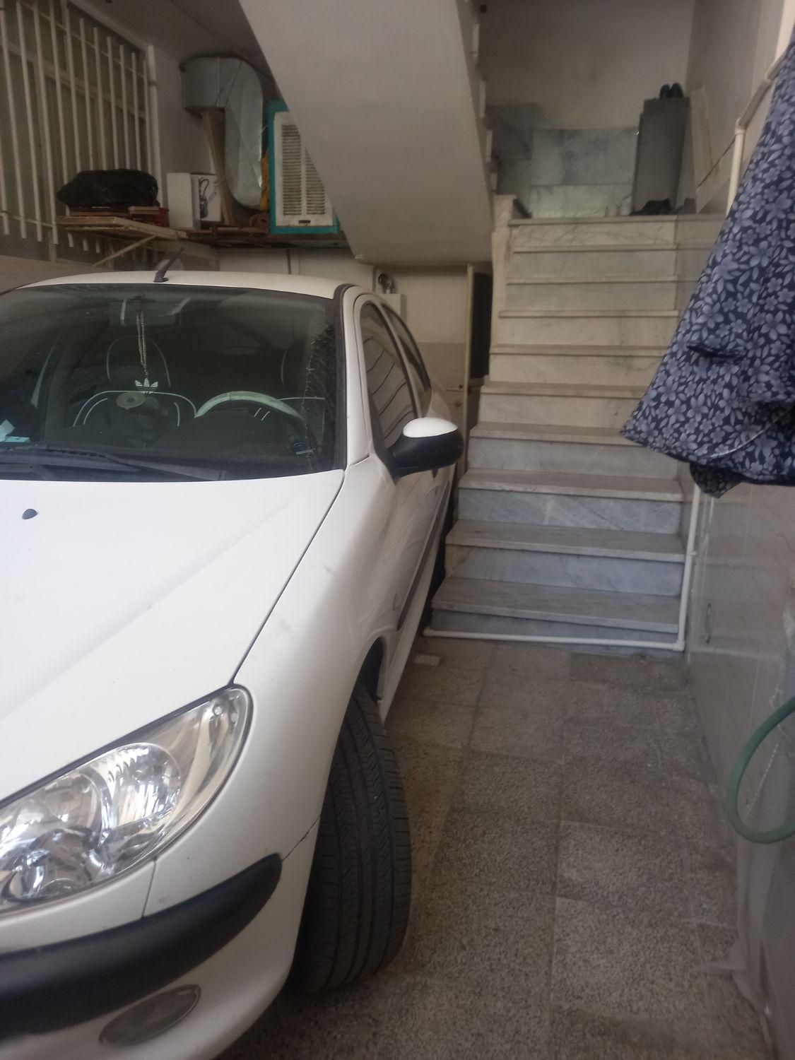پژو ۲۰۶ صندوق دار v8 - 1390