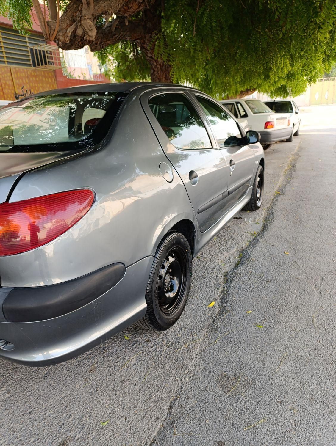 پژو ۲۰۶ صندوق دار v8 - 1394