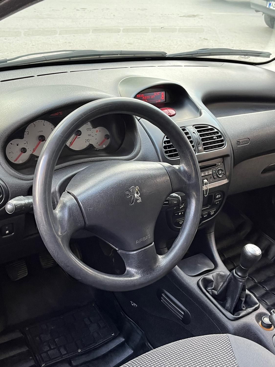پژو ۲۰۶ صندوق دار v8 - 1395
