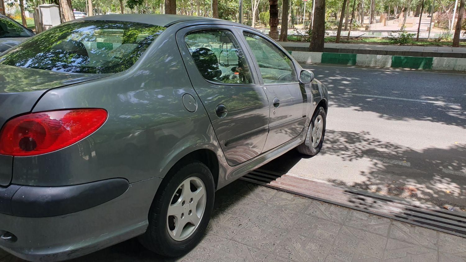 پژو ۲۰۶ صندوق دار v8 - 1390