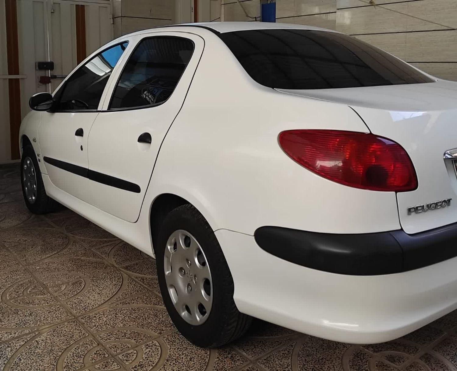 پژو ۲۰۶ صندوق دار v8 - 1399