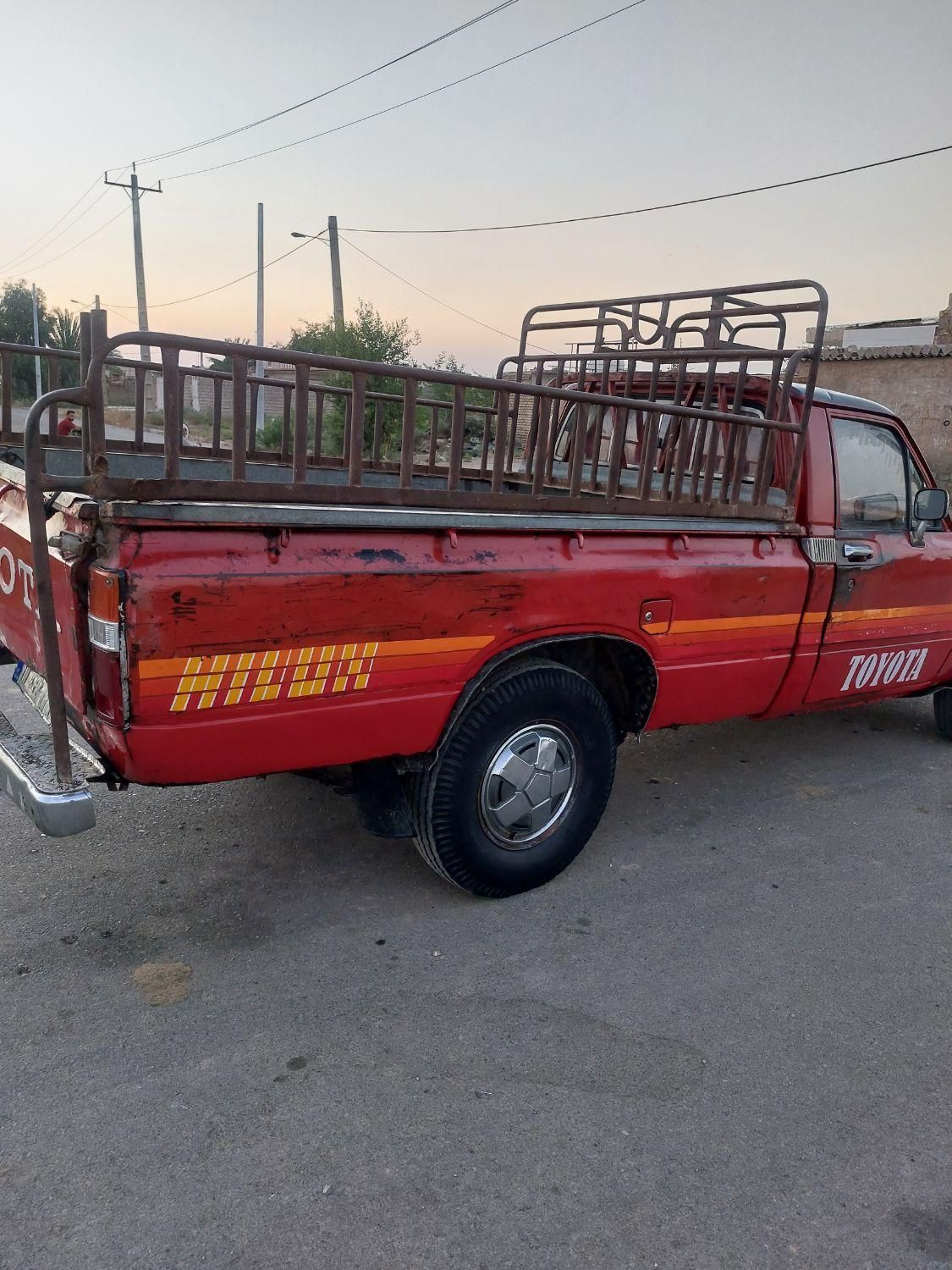 تویوتا کمری XLE - 1402