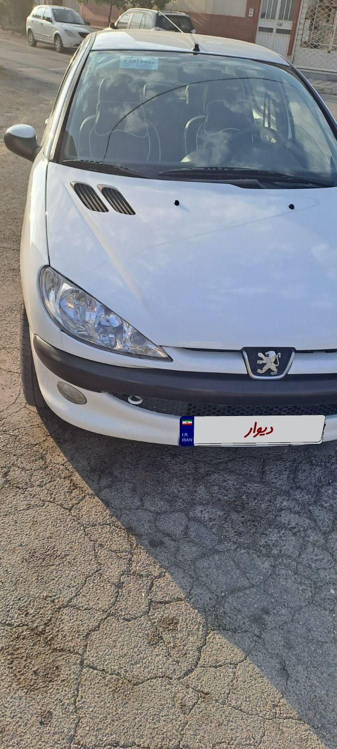 پژو ۲۰۶ صندوق دار v8 - 1397