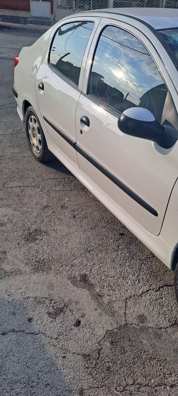 پژو ۲۰۶ صندوق دار v8 - 1397