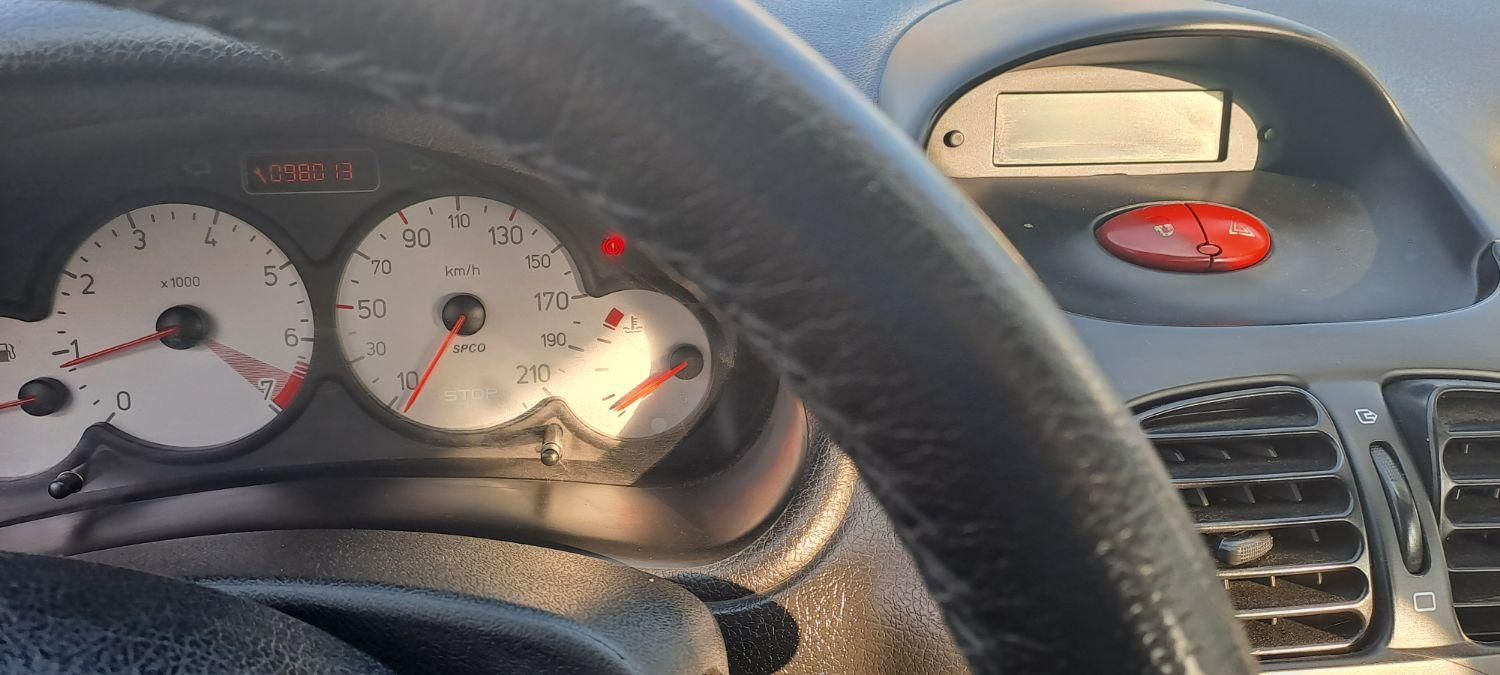 پژو ۲۰۶ صندوق دار v8 - 1397