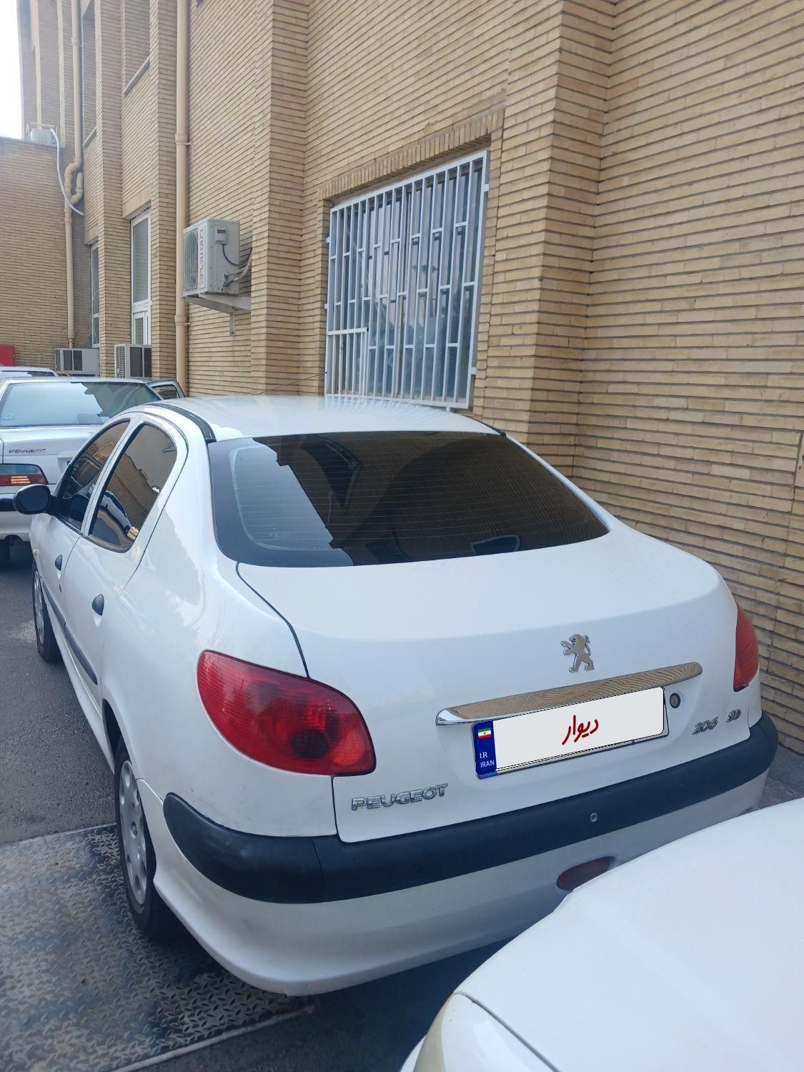 پژو ۲۰۶ صندوق دار v8 - 1393