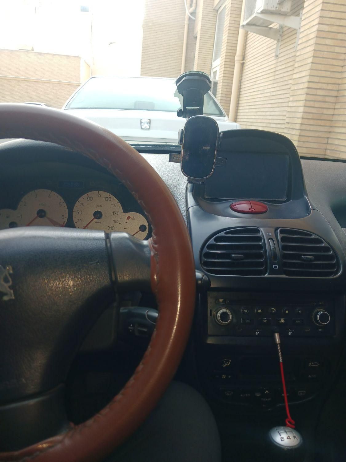 پژو ۲۰۶ صندوق دار v8 - 1393
