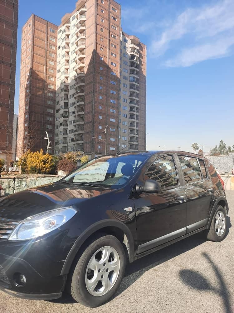 رنو ساندرو دنده ای - 1396