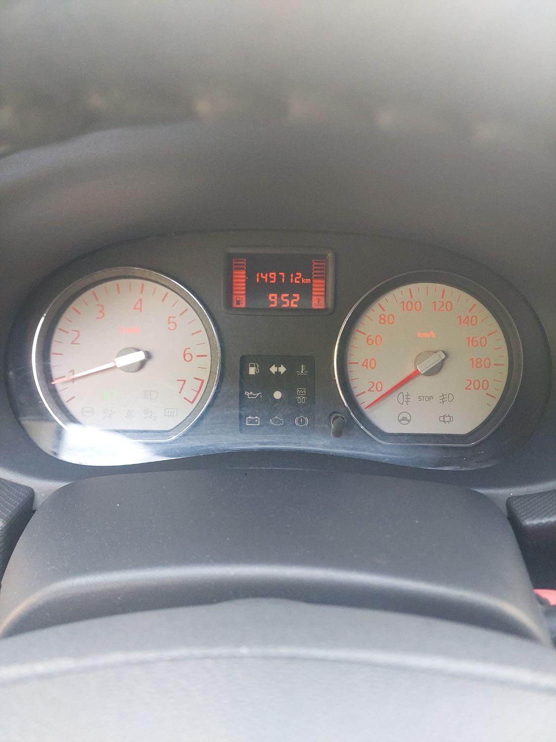 رنو ساندرو دنده ای - 1396