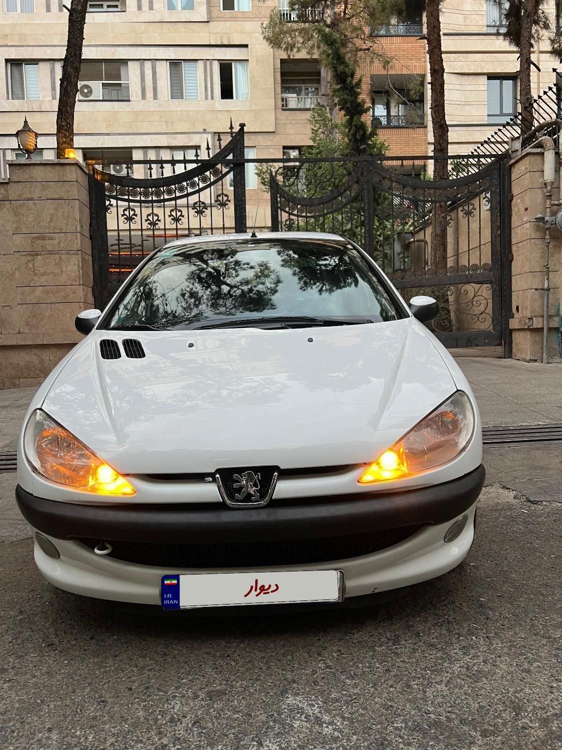 پژو ۲۰۶ صندوق دار v8 - 1395