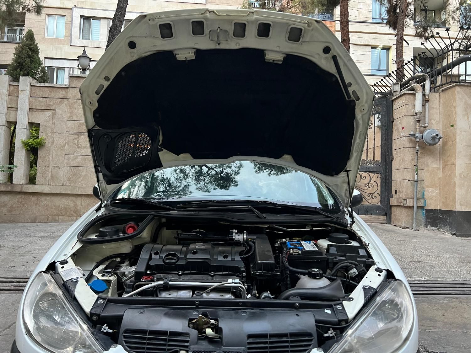 پژو ۲۰۶ صندوق دار v8 - 1395