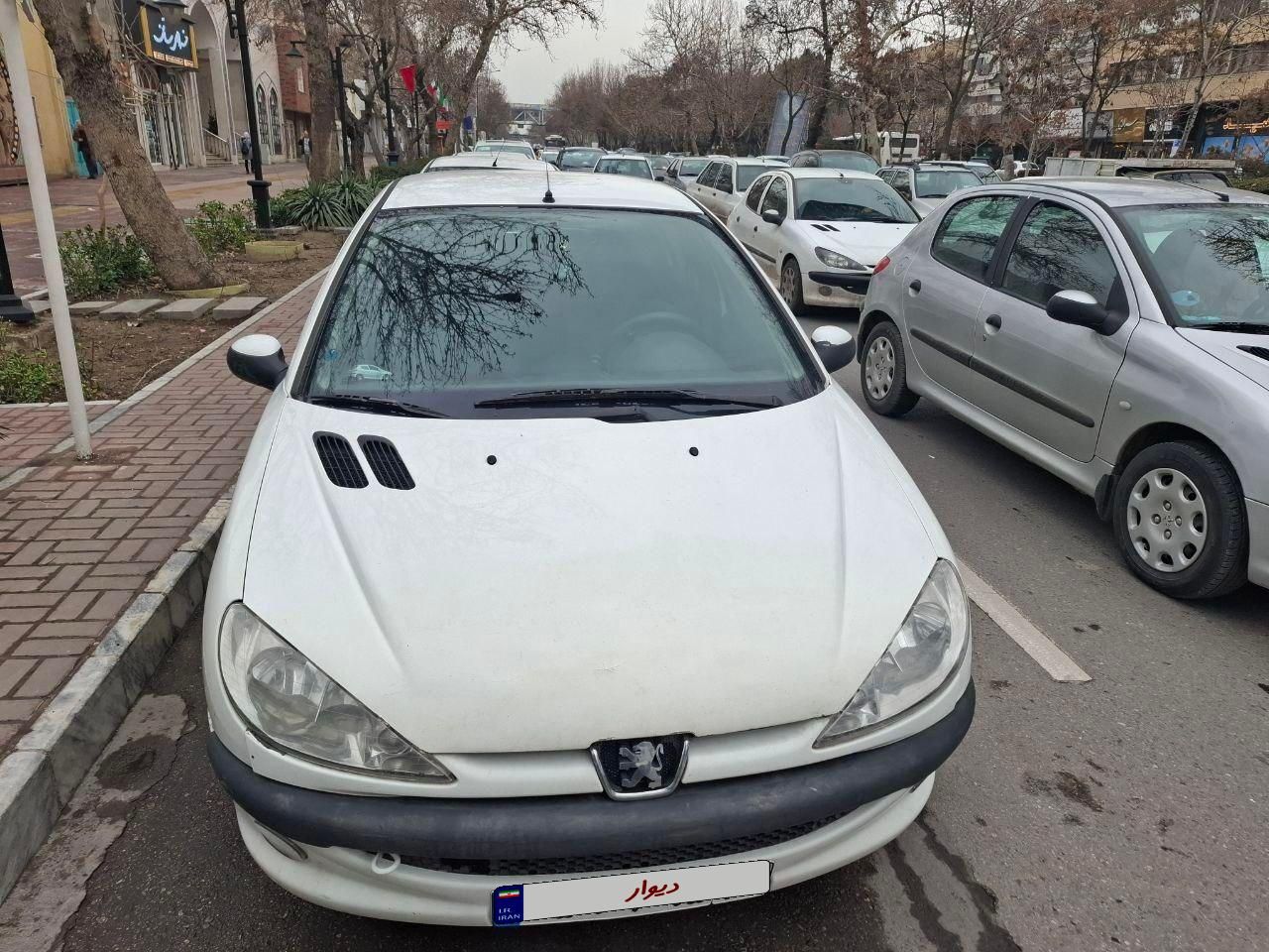 پژو ۲۰۶ صندوق دار v8 - 1393