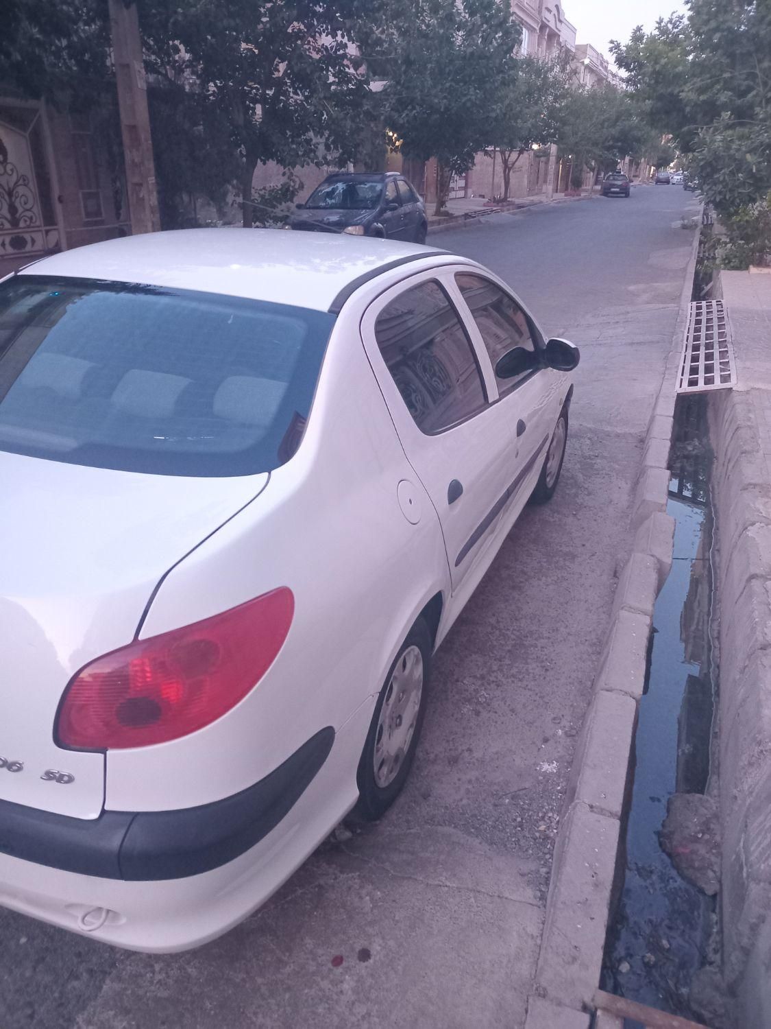 پژو ۲۰۶ صندوق دار v8 - 1396