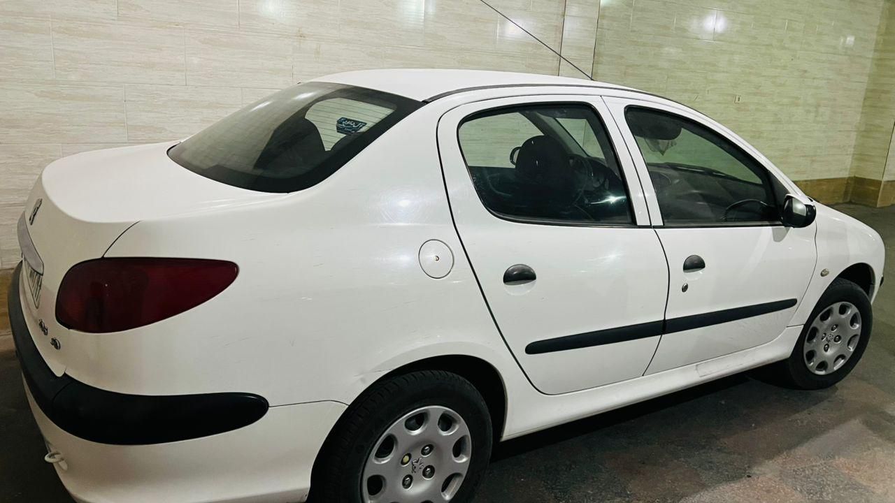 پژو ۲۰۶ صندوق دار v8 - 1399