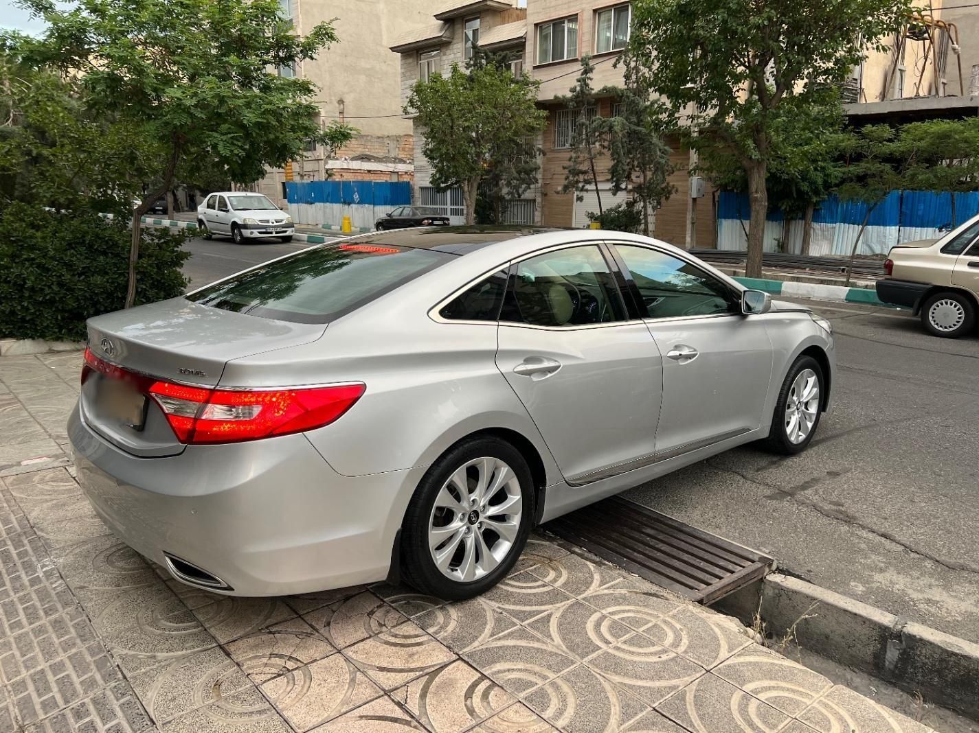 هیوندای آزرا (گرنجور) 3000cc - 2012