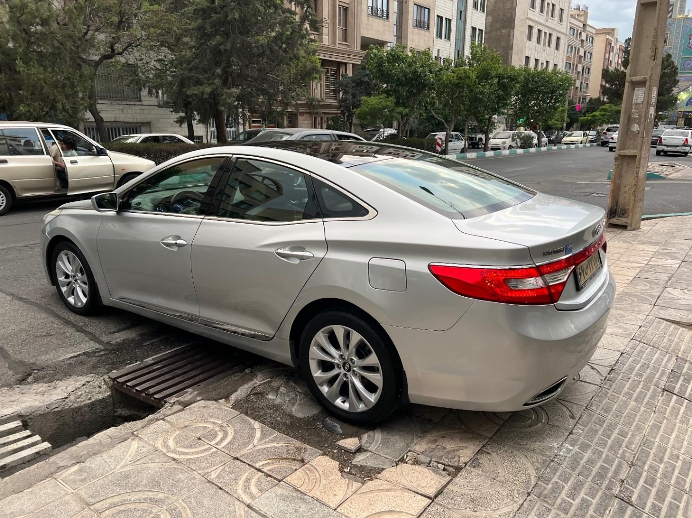 هیوندای آزرا (گرنجور) 3000cc - 2012