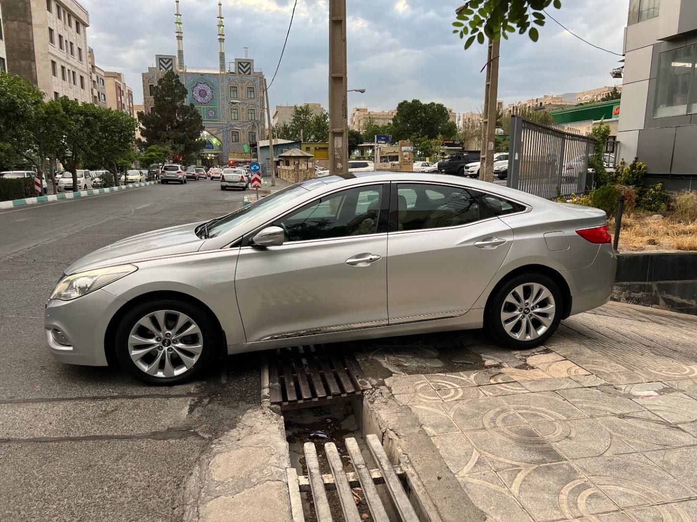 هیوندای آزرا (گرنجور) 3000cc - 2012