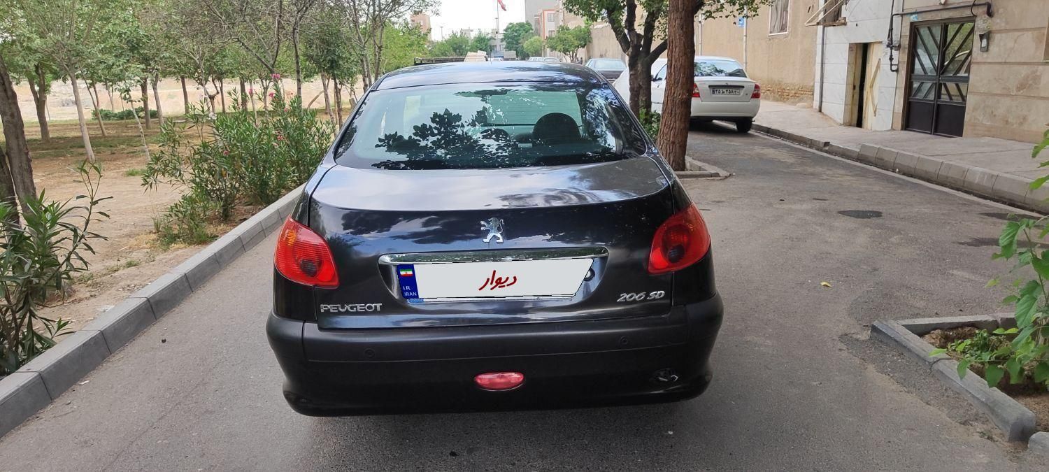 پژو ۲۰۶ صندوق دار v8 - 1393