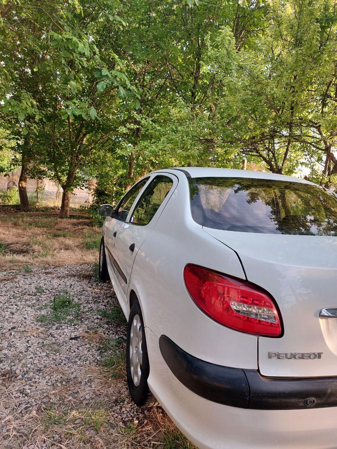 پژو ۲۰۶ صندوق دار v8 - 1393