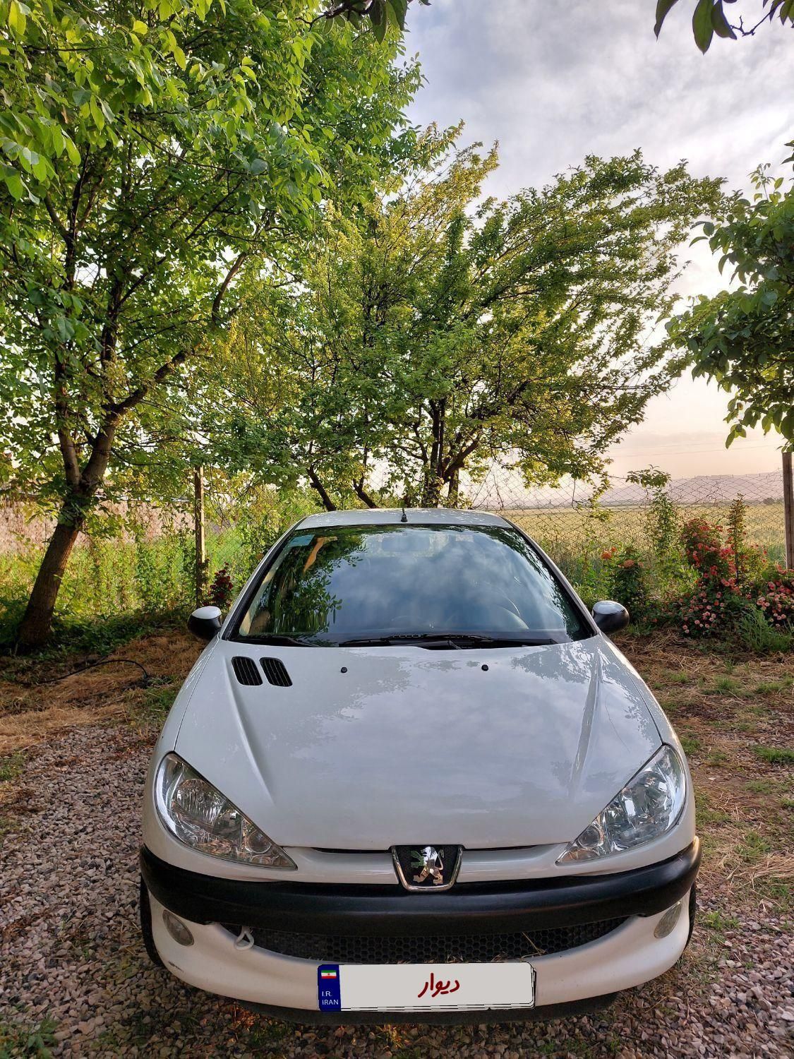 پژو ۲۰۶ صندوق دار v8 - 1393