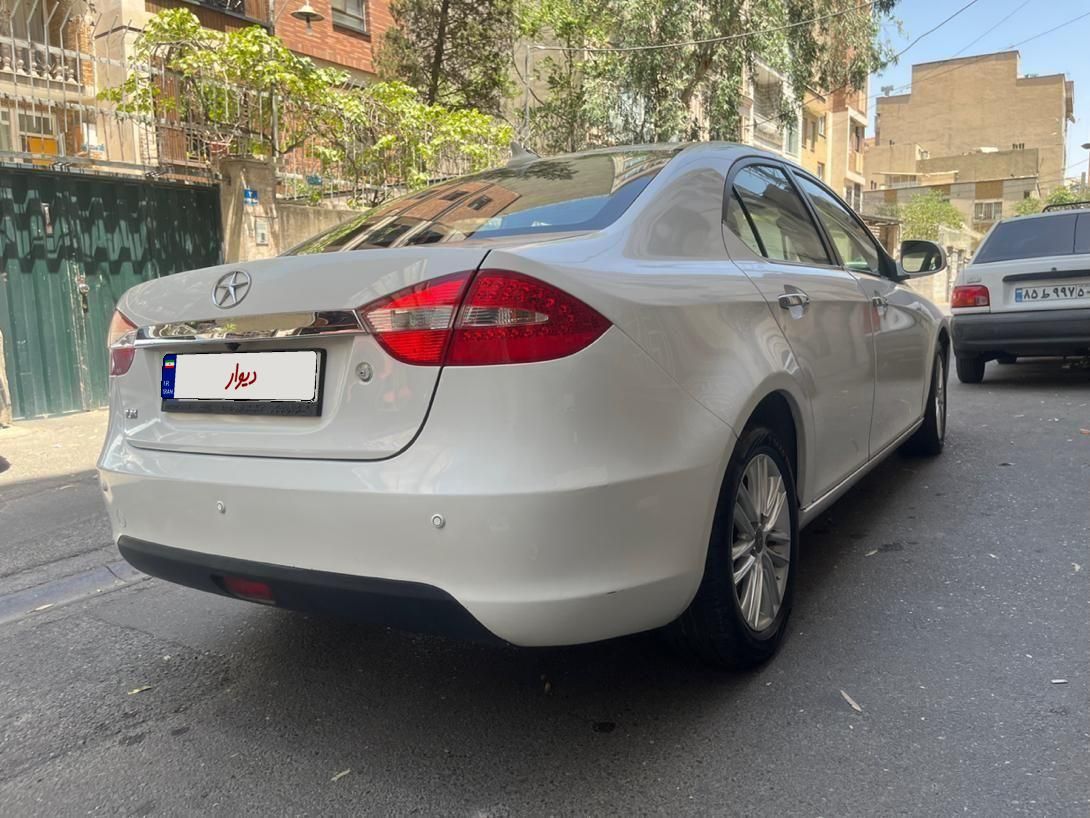 جک J5 اتوماتیک - 2015