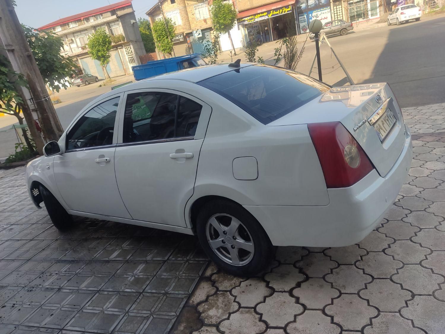 ام وی ام 530 دنده ای - 2012
